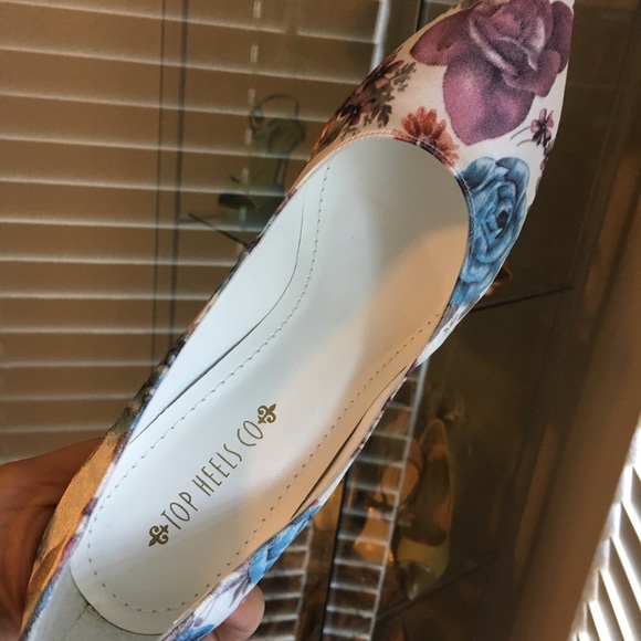 🌺SPRING🌺👠Top Heels Co Kyra Floral White Pumps - Picture 2 of 6